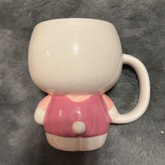 New Hello Kitty Figure Mug - Picture 2 of 4